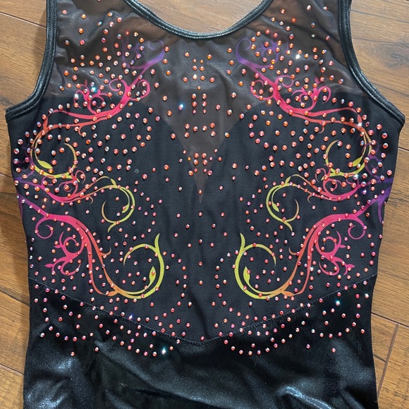 Quatro leotard , wore ones and the she quit - Picture 3 of 4